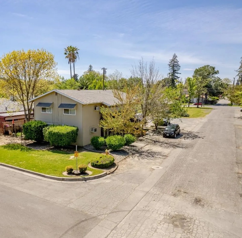 1749 Magnolia Street - 4