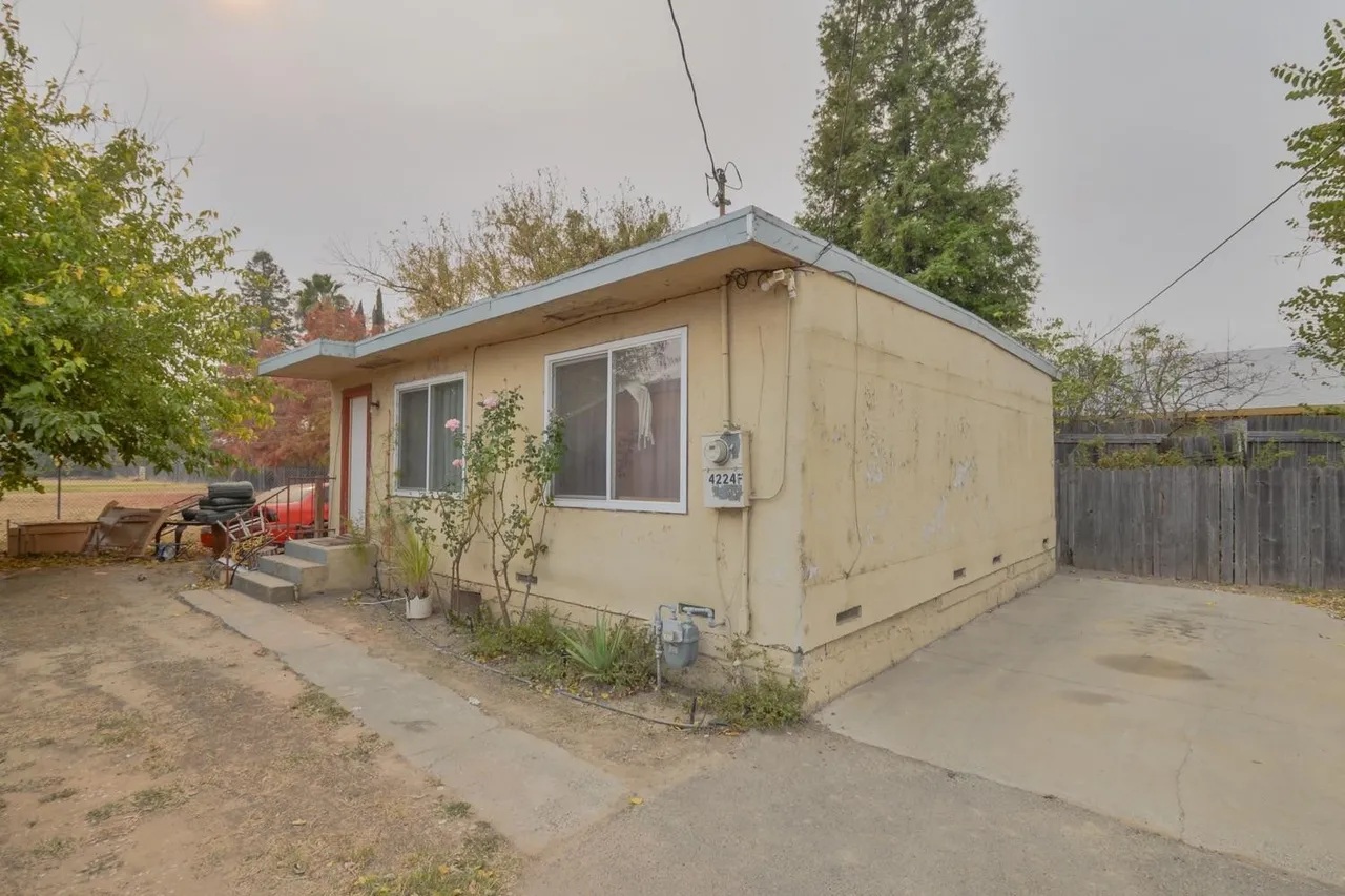 4224 Mary Avenue - F