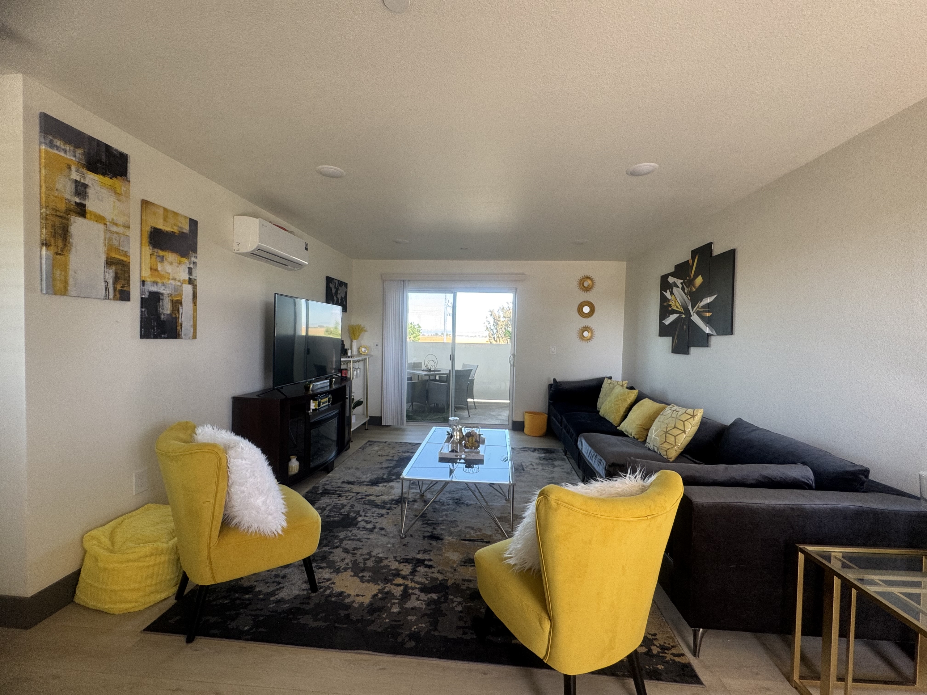 4834 Powerline Road - 1